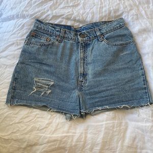 *SALE ALL CLOTHING $10* Levi’s shorts, size 6